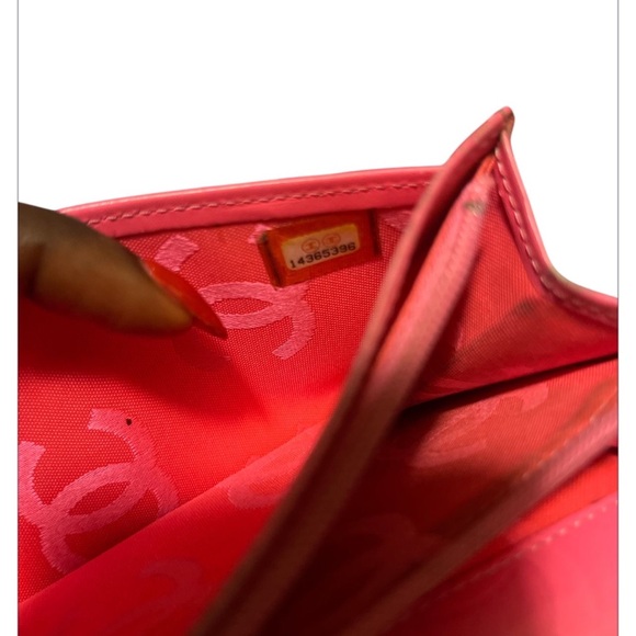 Chanel Black Quilted Wallet - Picture 4 of 7